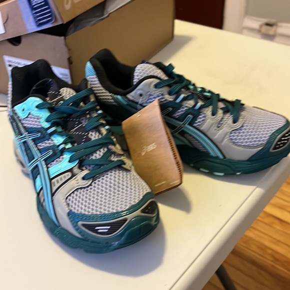 ASICS UB3-S Gel-Nimbus 9 - Picture 3 of 3